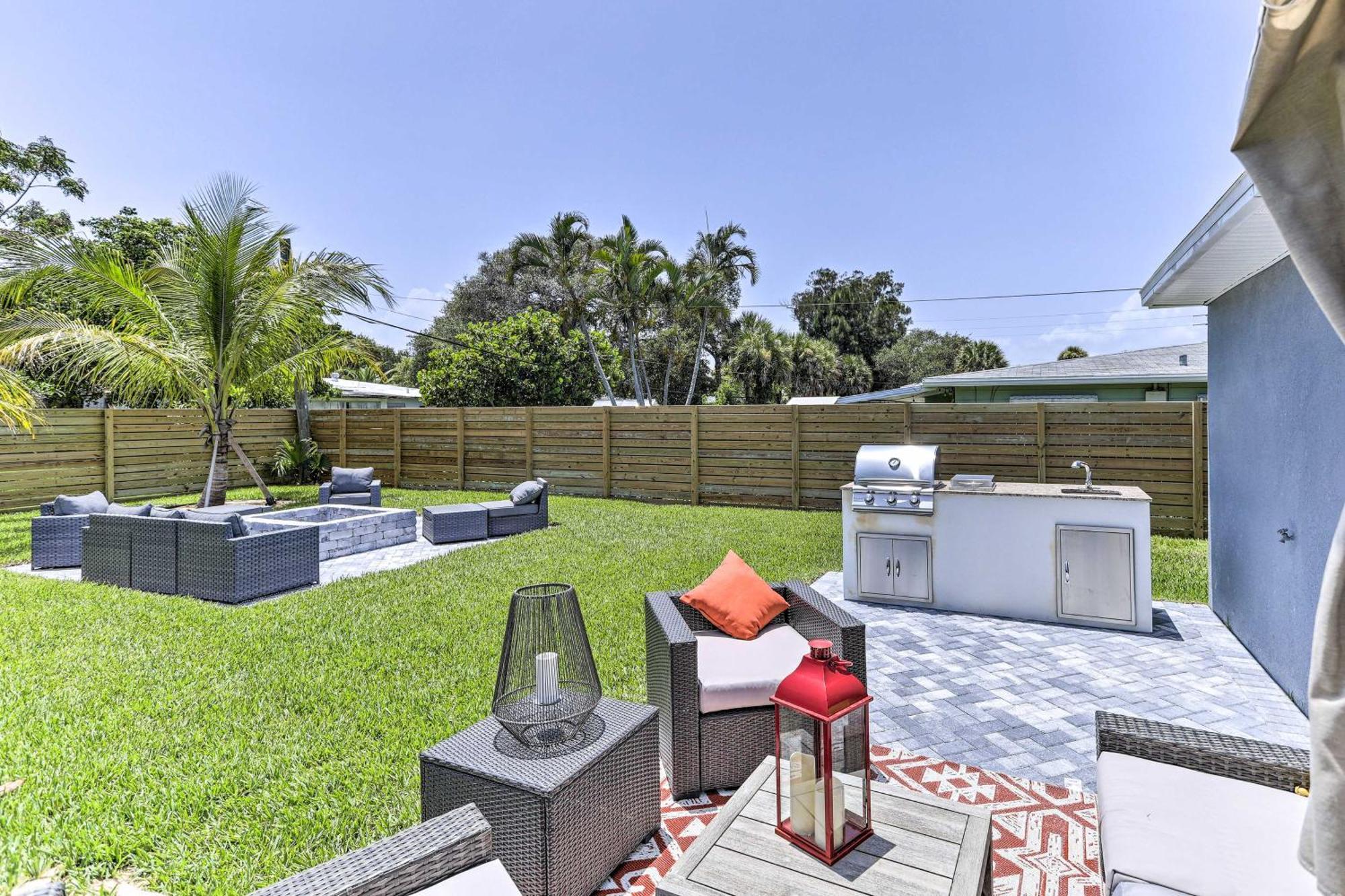 Beach House With Outdoor Kitchen, Walk To Coast Cocoa Beach Exteriör bild